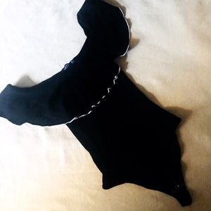 NWOT Berksha Ruffle Bodysuit